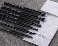 فرش مكياج 7 قطع مع شنطة صغيرة من ZOREYA