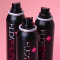 رذاذ تثبيت المكياج من هدى بيوتي