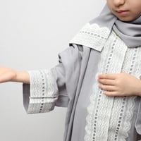 شرشف صلاة بناتي رمادي فاتح