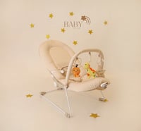 كرسي + موسيقى