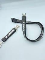 حامل بطاقة بشعار ايرباص