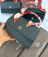 أسود نقشه