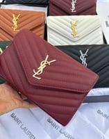 برغندي شعار ذهبي