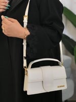 أبيض