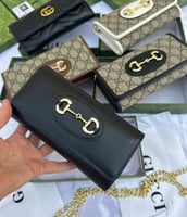 أسود شعار ذهبي