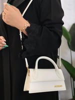 أبيض