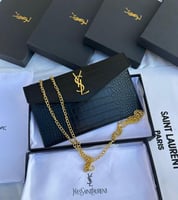 أسود شعار ذهبي