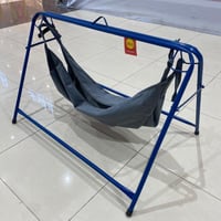 هندول أطفال وسط لون أزرق