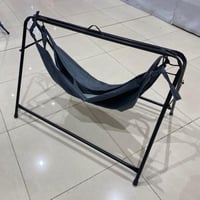 هندول أطفال وسط لون أسود