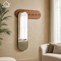 علاقة عباية بمراية خشب طبيعي تصميم أنيق وعملي