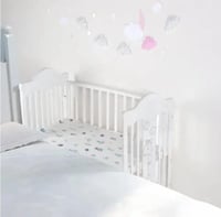 سرير أطفال لون أبيض هزاز مقاس 70X120