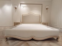 سرير لورانس الكلاسيكي الفاخر تصميم مميز وجودة عالي...