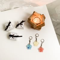 ميدالية يد القطة ميرو