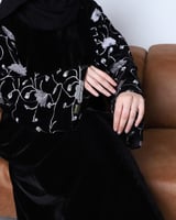 مخمل كم مطرز ابيض #156