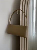 شنطه بلون اسود و بيج