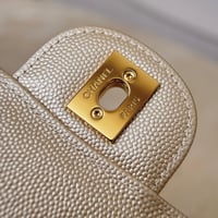 حقيبة شانيل كلاسيك جلد كافيار مقاس 23 سم Chanel Cl...