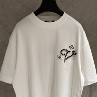 تي شيرت رجالي قطن لون أبيض بأكمام قصيرة وياقة مدور...