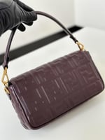 شنطة فيندي باغيت الكلاسيكية Fendi Baguette 27CM
