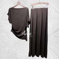 طقم بلوزة مع تنورة لون أسود MASET2577