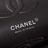 حقيبة شانيل كلاسيك جلد كافيار مقاس 25 سم Chanel Cl...