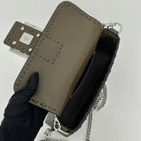 شنطة فيندي باغيت لون أخضر زيتي مقاس سمول Fendi Bag...