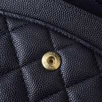 حقيبة شانيل كلاسيك جلد كافيار مقاس 25 سم Chanel Cl...