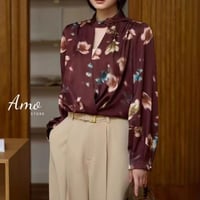 بلوزة لون احمر برغندي مشجر ب درابي مخصر و ياقة لف...