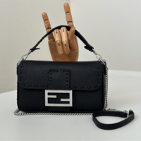 شنطة فيندي باغيت لون أسود مقاس سمول Fendi Baguette...