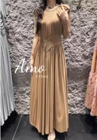 فستان طويل بخصر مرن مشغول بخياطه زم شكل انسيابي MA...