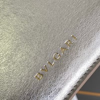 شنطة بولغاري سيربنتي فورإيفر الجديدة لون فضي حجم 2...