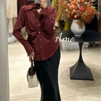 بلوزة لون احمر برغندي بزراير أمامية بكرافت حول الي...