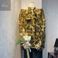 بلوزة مشجرة بزراير أمامية بكرافت مقاسها كبير MABL3...