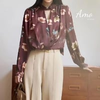 بلوزة لون احمر برغندي مشجر ب درابي مخصر و ياقة لف...