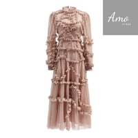 فستان سهرة طويل من أرقى بيوت الأزياء الإيطالية تصم...