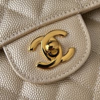 حقيبة شانيل كلاسيك جلد كافيار مقاس 23 سم Chanel Cl...