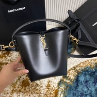 حقيبة سان لوران بوكت مقاس 20 سم Saint Laurent Le 3...