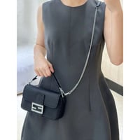 شنطة فيندي باغيت لون أسود مقاس سمول Fendi Baguette...