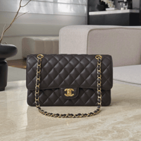 حقيبة شانيل كلاسيك جلد كافيار مقاس 25 سم Chanel Cl...