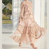 فستان سهرة طويل من أرقى بيوت الأزياء الإيطالية تصم...