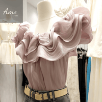 بلوزة ناعمة أوف شولدر او علاقي مزينة بحبات اللولوء...