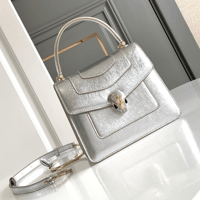 حقيبة بولغاري سيربنتي فورإيفر لون فضي حجم Bvlgari...