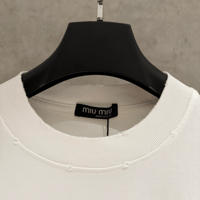 تي شيرت رجالي قطن لون أبيض بأكمام قصيرة وياقة مدور...