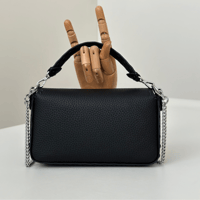 شنطة فيندي باغيت لون أسود مقاس سمول Fendi Baguette...