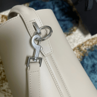 حقيبة سان لوران بوكت مقاس 20 سم Saint Laurent Le 3...