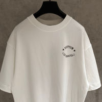 تي شيرت رجالي قطن لون أبيض بأكمام قصيرة وياقة مدور...