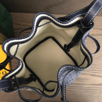 شنطة جويارد لون أزرق كحلي مقاس وسط Goyard Petit Fl...