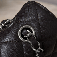 حقيبة شانيل كلاسيك جلد كافيار مقاس 25 سم Chanel Cl...