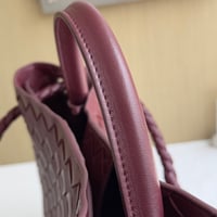 شنطة بوتيغا فينيتا لون برغندي الحجم الوسط ANDIAMO...