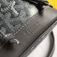 شنطة جويارد لون رمادي مقاس وسط Goyard Petit Flot B...