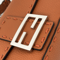 شنطة فيندي باغيت لون بني مقاس سمول Fendi Baguette...